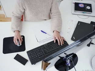 Zweisprachigkeitsprüfungen: Vorbereitungstage und Prüfungen vor Ort an Schulen