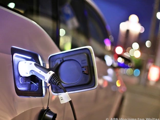 Benedikter: "Mehr Kontrolle bei den E-Ladesäulen"