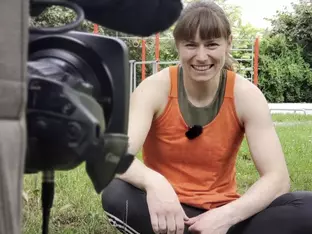 Andrea Meßner kommt bei "Ninja Warrior Germany" wieder ins Halbfinale