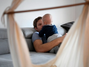 Caritas Männerberatung: Vatersein auch nach der Trennung