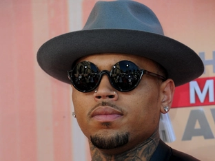 Chris Brown wegen Prügelattacke in London vor Gericht