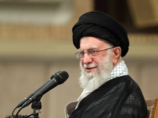 Tote bei Protesten im Iran - Khamenei warnt "Aufrührer"