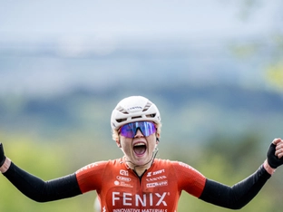 Mountainbikerin Stigger in Val di Sole Weltcupdritte