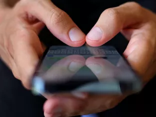 Job wegen Nachrichtenflut an Kollegin verloren