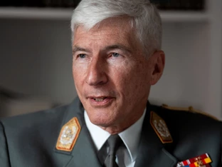General Robert Brieger: "Sicherheit hat ihren Preis"
