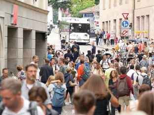 Grüne fordern Maßnahmen gegen Übertourismus in Bozen