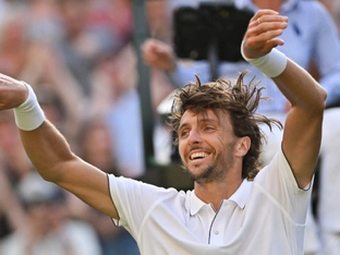 Wimbledon-Auftakt-Aus für Zverev, Sinner problemlos weiter