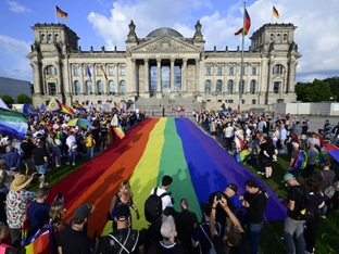 Hunderttausende bei CSD-Demonstration in Berlin