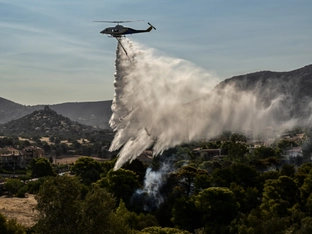 Waldbrand bei Athen lodert weiter