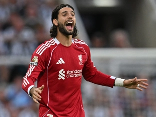 Liverpool bezwingt Arsenal dank Szoboszlai-Geniestreich