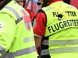 Eine Tote und zwei Verletzte nach Autounfall in NÖ