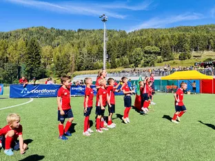 250 WM-Helden feiern buntes Fußballfest