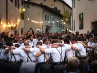 Traminer Weingassl am 18. Oktober