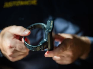 Fußfessel vermittelt oft trügerisches Bild von Freiheit