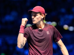 Sinner souverän, Zverev kampflos im Wien-Semifinale