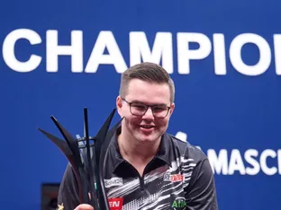 Van Veen kürt sich zum jüngsten Darts-Europameister