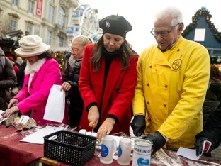 Natascha Ochsenknecht greift gern zur Rührschüssel