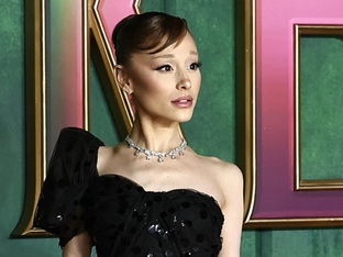 Ariana Grande bei Premiere von "Pyjama Man" angegriffen