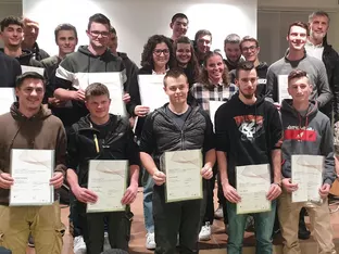 92 Absolventinnen und Absolventen meistern den Sprung in den Beruf