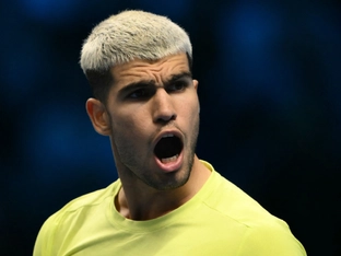 Alcaraz besiegt beim ATP-Finals-Auftakt De Minaur 7:6,6:2