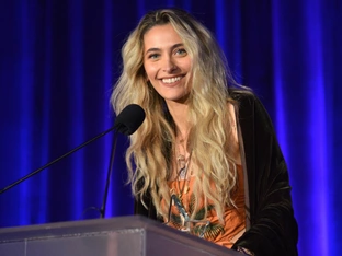 Paris Jackson zeigt Loch in Nasenscheidewand