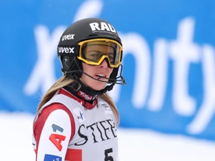 Liensberger verpasst Podest bei Shiffrins Slalom-Hattrick