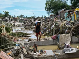 Zig Tote durch Taifun "Kalmaegi" auf Philippinen