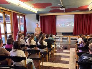 Junghandwerker und HGJ zu Gast in Mittelschule Stern / La Villa