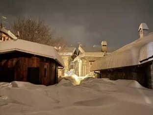Norditalien versinkt unter halben Meter Neuschnee über Nacht