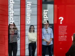 Land stärkt die Förderung der Mehrsprachigkeit ­