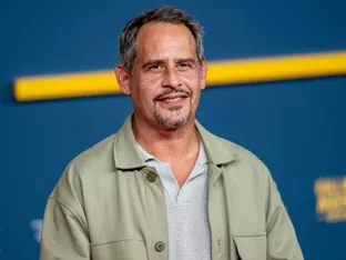 Moritz Bleibtreu schaut zu Silvester stets "Dinner for one"