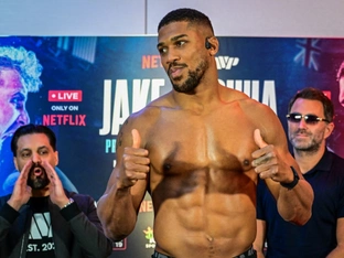 Boxer Joshua bei fatalem Verkehrsunfall leicht verletzt