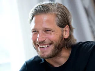 "Bergretter" Ströbel macht mit seinen Kindern Lebkuchenhaus