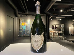 Hochzeitschampagner von Charles und Diana wird versteigert