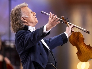 "André Rieu": Ein Weihnachtskonzert mit dem Strauss-Fan