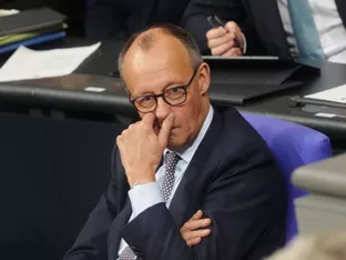 Landtagswahlen in Berlin und Mecklenburg-Vorpommern begonnen