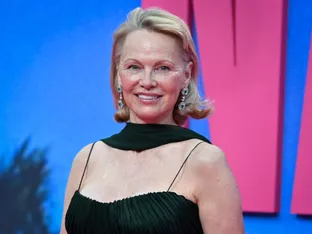 Pamela Anderson möchte mehr Kontakt zu Ex-Mann Tommy Lee