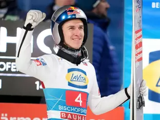 Tschofenig gewinnt Tournee-Finale, Prevc Gesamtsieger