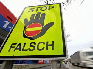 Drei Schwerverletzte bei Geisterfahrerunfall in NÖ