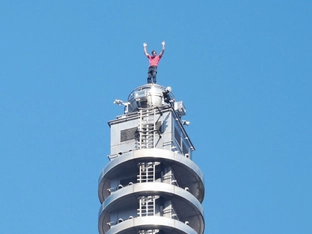 US-Freeclimber bezwingt Wolkenkratzer in Taipeh