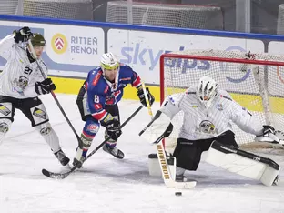 Schmerzhafte Derbyniederlage für die Rittner Buam SkyAlps