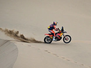 Sanders bricht sich Schlüsselbein, Brabec neuer Dakar-Leader