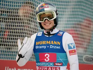 Nikaido feiert am Bergisel hauchdünn ersten Weltcupsieg