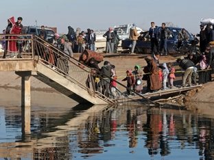 Tausende fliehen aus Umland von Aleppo