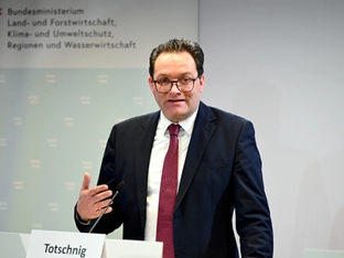 Totschnig mit Initiative für günstigere Düngemittel