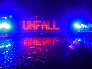 Zehn Verletzte bei Kollision mit Kleinbus im Salzburger Land