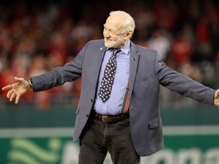 Mond-Crew gratuliert Buzz Aldrin zum 96. Geburtstag