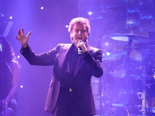 Barry Manilow verschiebt nach Krebs-OP weitere Konzerte