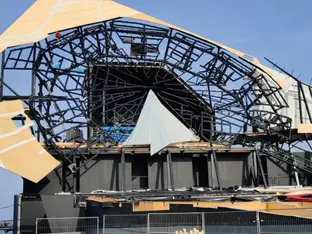 Bregenzer Festspiele bauen Spiegelwand für "La traviata"