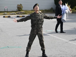 BTS-Sänger hat im Militärdienst "mehr übers Leben gelernt"